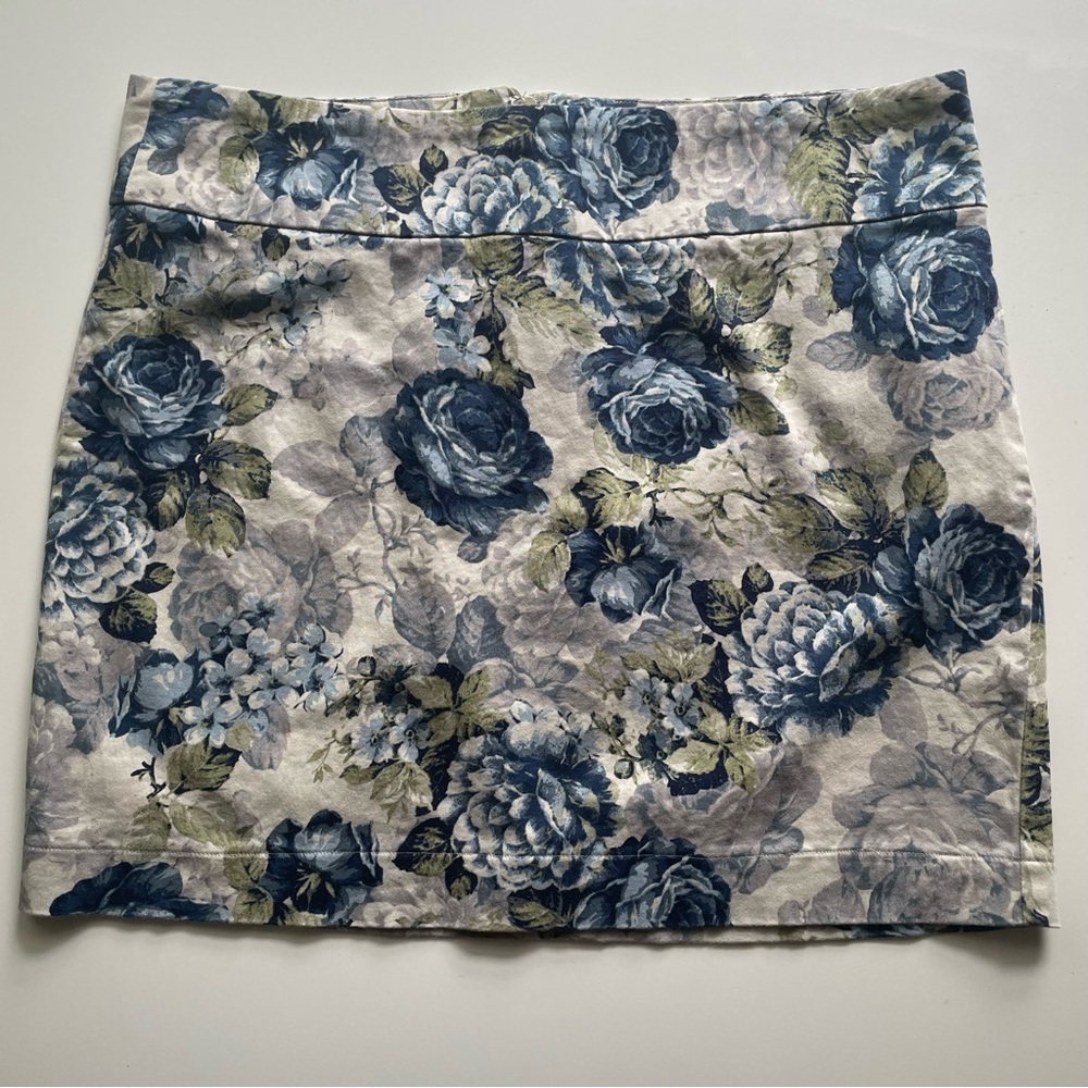 Blue floral mini skirt